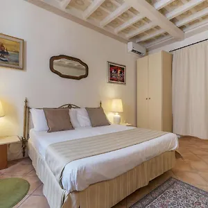 https://fontanella-borghese-2-minutes-walk-by-spanish-steps.it-romehotels.com